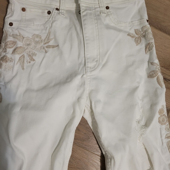Abercrombie high waisted white ankle jeans - Picture 2 of 4
